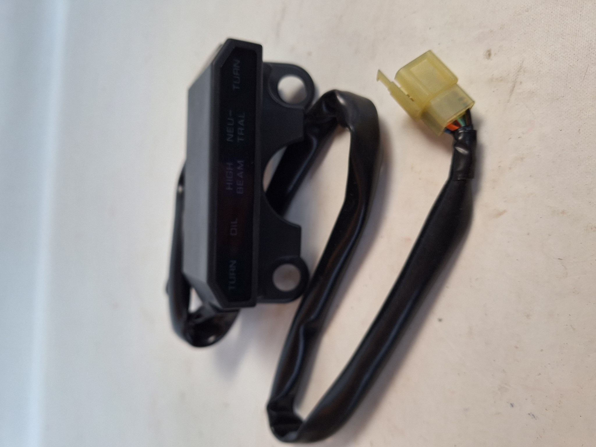 Picture of BOX ASSY.,PILOT    37600-MJ4-671  VF 1000 R